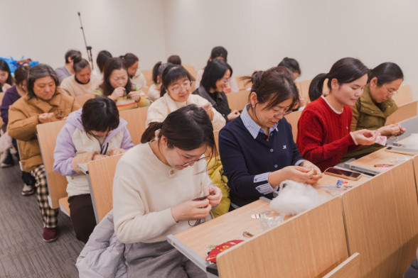 近代物理系召开党总支换届选举大会