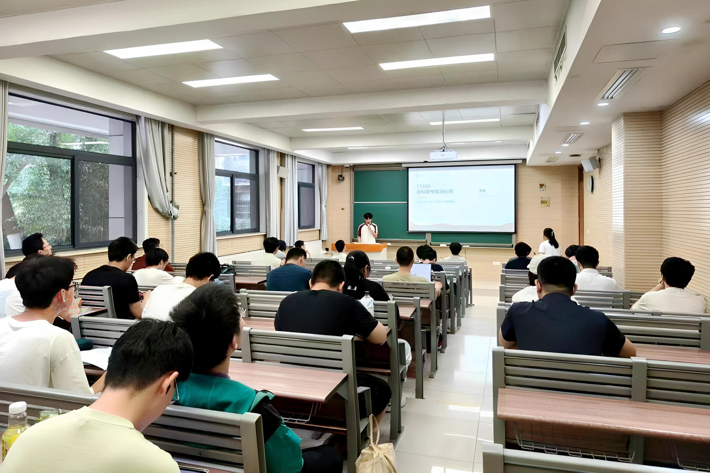 近代物理系召开党总支换届选举大会